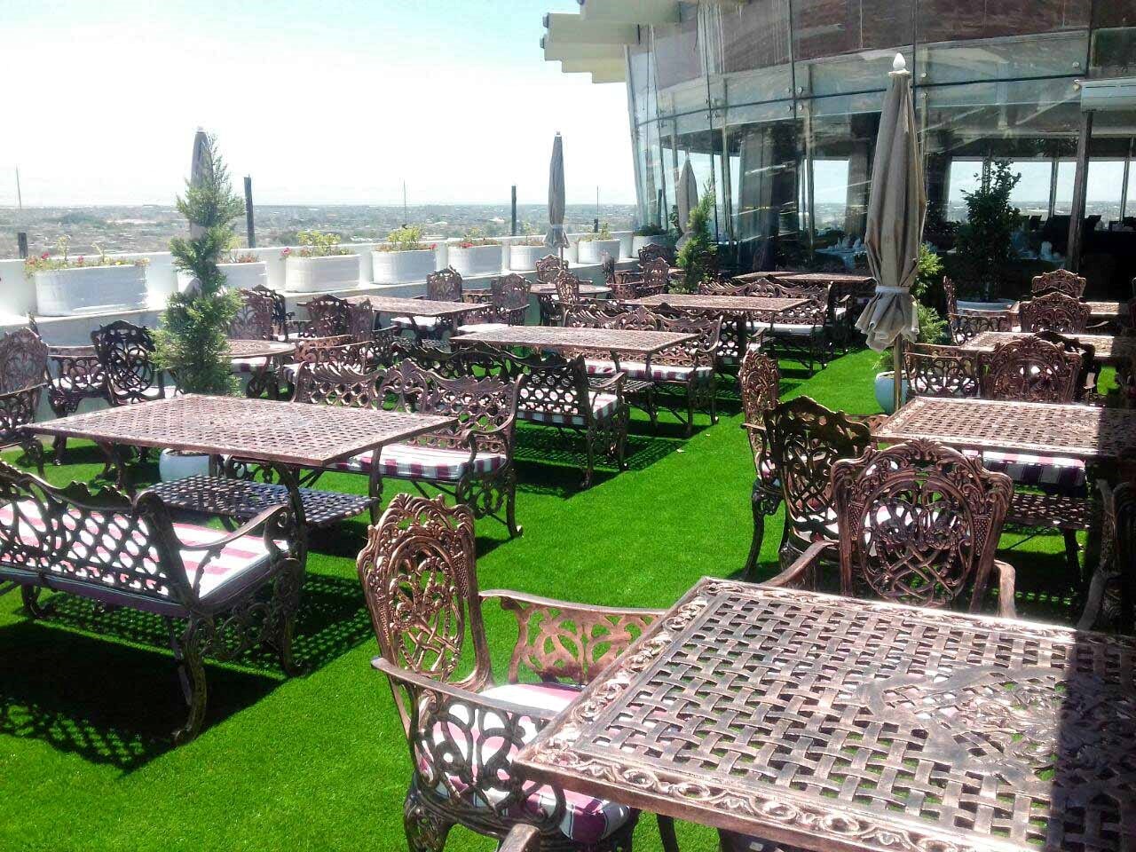چمن مصنوعی رستوران ها