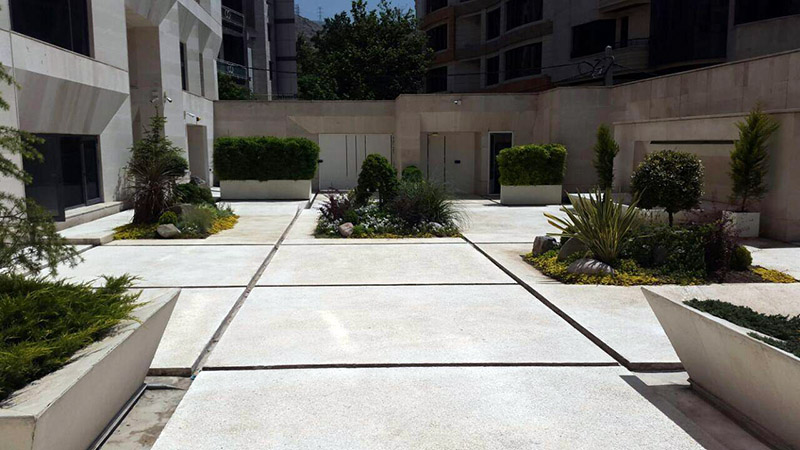 نصب چمن مصنوعی بین سنگ 2