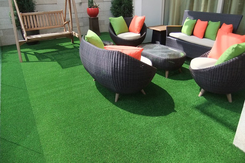 سرگرمی های خانگی با چمن مصنوعی