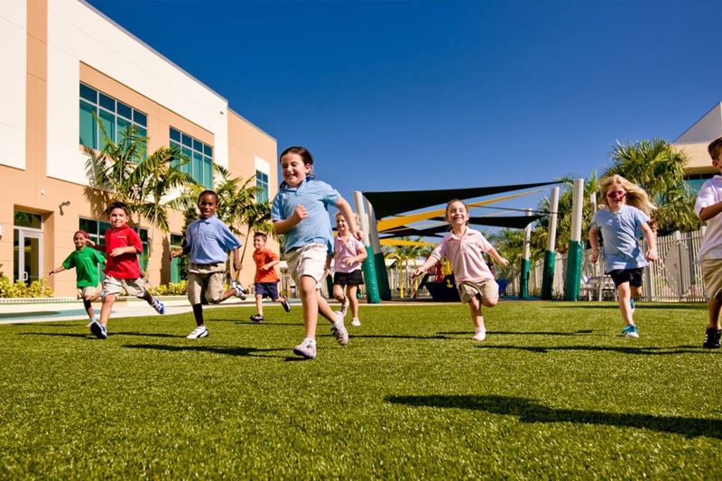 سرگرمی های خانگی با چمن مصنوعی