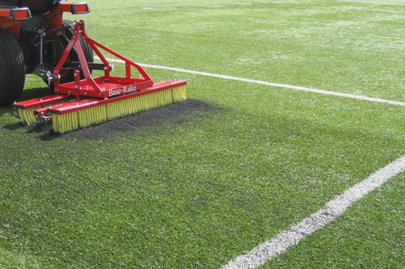 نگهداری چمن مصنوعی فوتبال