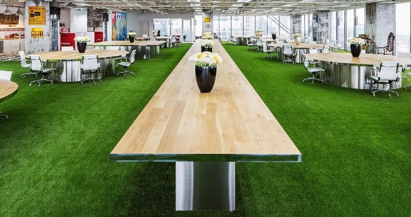 چمن مصنوعی در محیط کار اداری