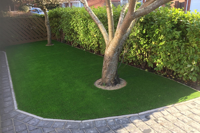 چمن مصنوعی باغچه