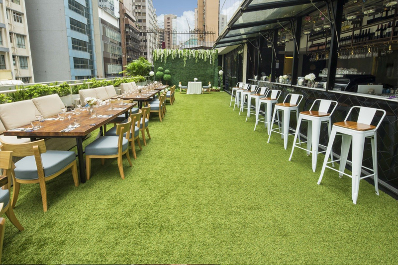 چمن مصنوعی برای تراس رستوران