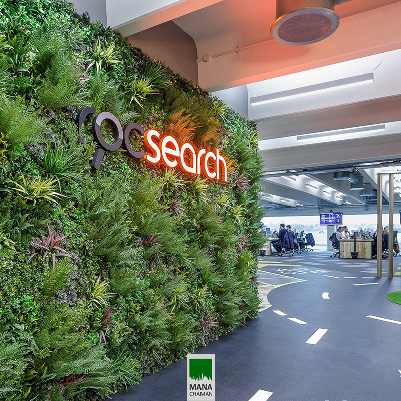 دیوار سبز مصنوعی در محیط کار اداری