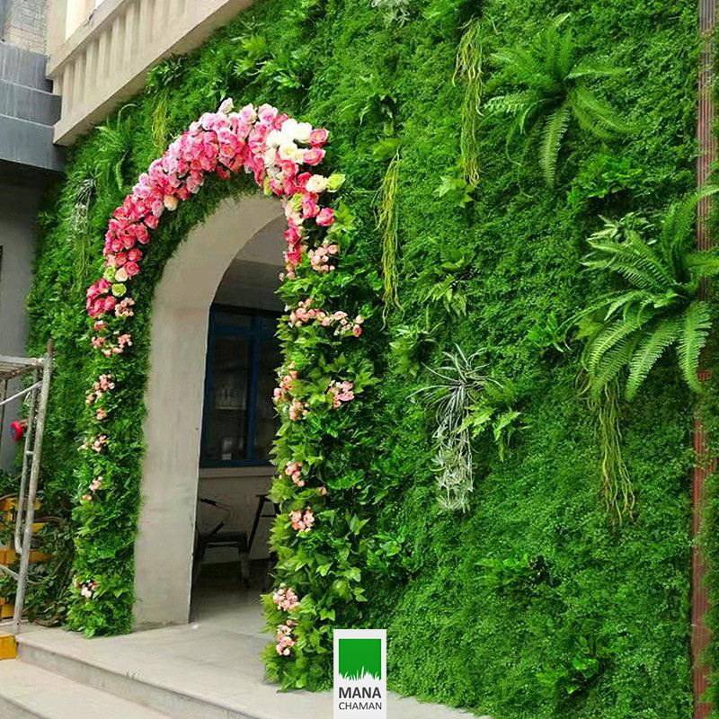 دیوار سبز مصنوعی در نمای ساختمان