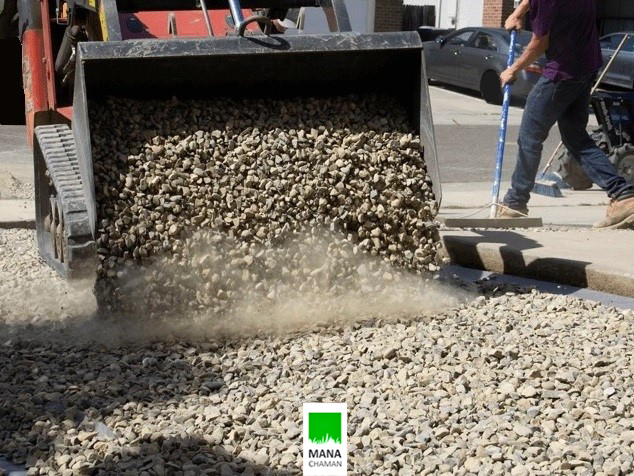 ایجاد لایه زهکش توسط قلوه سنگ شکسته