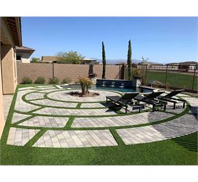 چمن مصنوعی حیاط